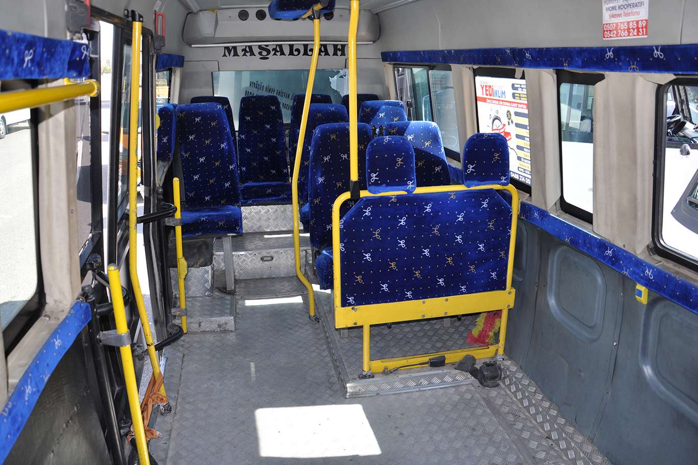 Hırsızların silahla tehdit ettiği minibüs şoförleri kontak kapattı